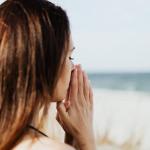 Zatrzymaj szum w głowie: Vipassana i łagodne obserwowanie myśli krok po kroku
